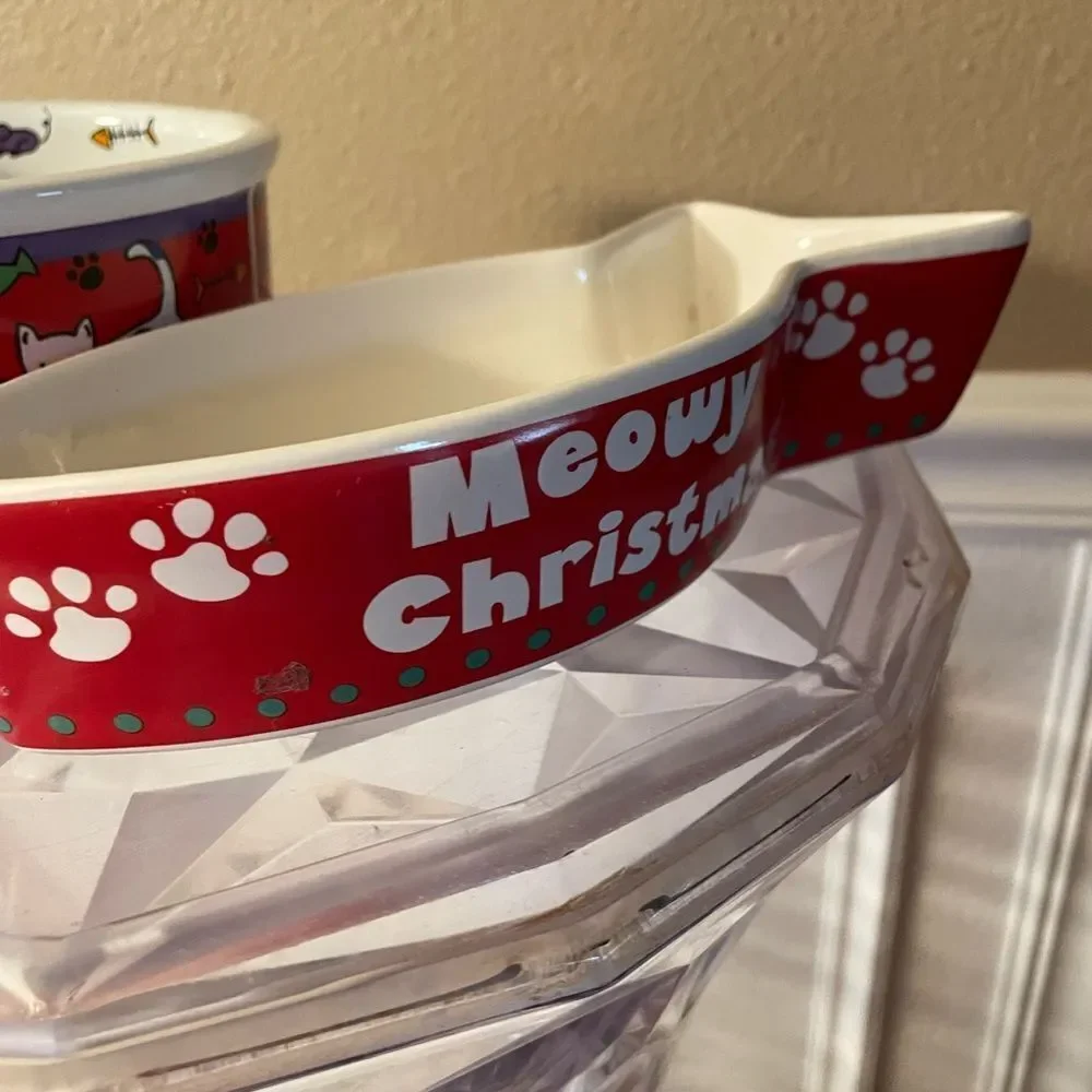 Signature The Good Cat Cat Dish & Meowy Christmas Fish Shaped Cat Dish